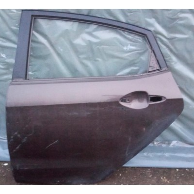 Дверь задняя левая Kia Rio 3 (2014>) 770034y000