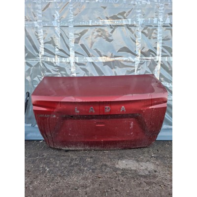 Крышка багажника Lada Granta (2011>) 8450104268 Деффект