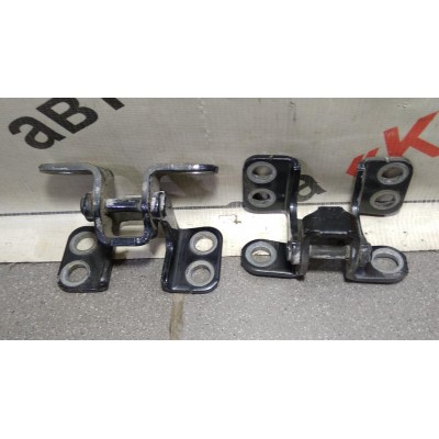 Петля двери багажника ВЕРХНЯЯ=НИЖНЯЯ Toyota RAV 4 2006-2013 68801-42050