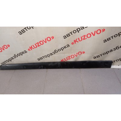 Молдинг передней правой двери Chevrolet Spark 2005-2010 9665719 96657020